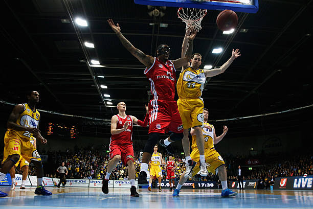 样既能在边 样既能在边