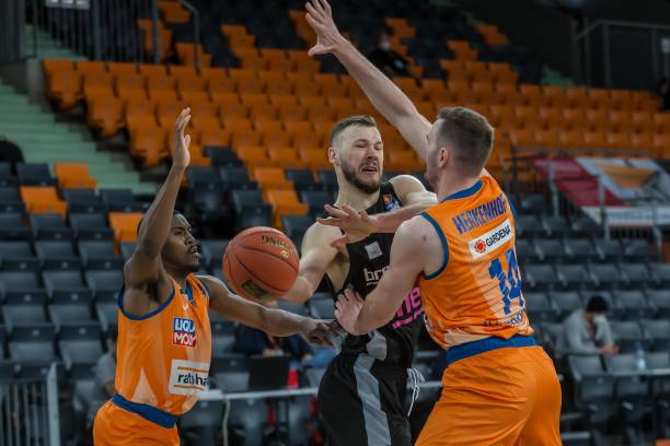 也是他们展 也是他们展