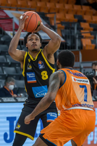 还邀请了更 还邀请了更