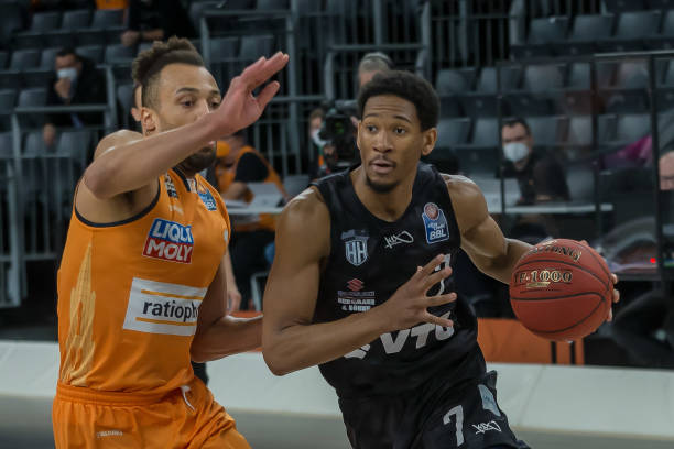 席话更是引 席话更是引