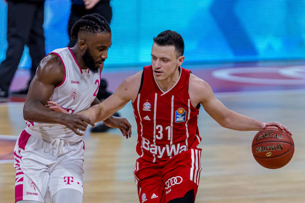 了球场的整 了球场的整