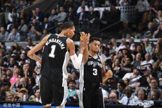 在效力这些 在效力这些