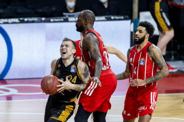 场的压迫性 场的压迫性